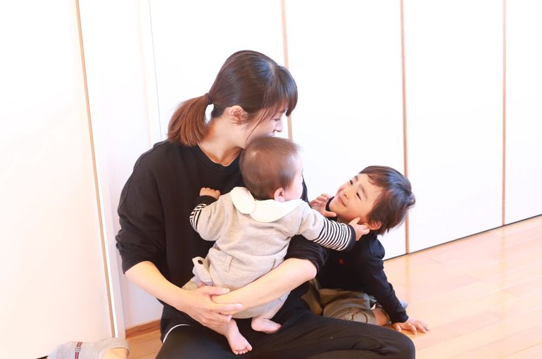 お兄ちゃんとママと赤ちゃん
